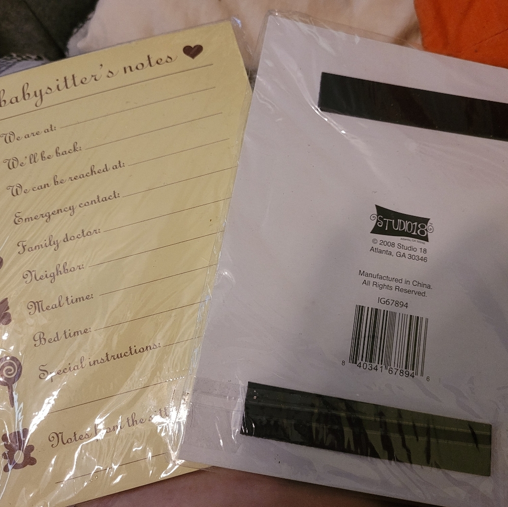 Babysitter note pads
